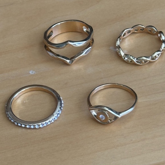 SZ 7 Gold Plated Set of 4 Rings - Picture 6 of 8